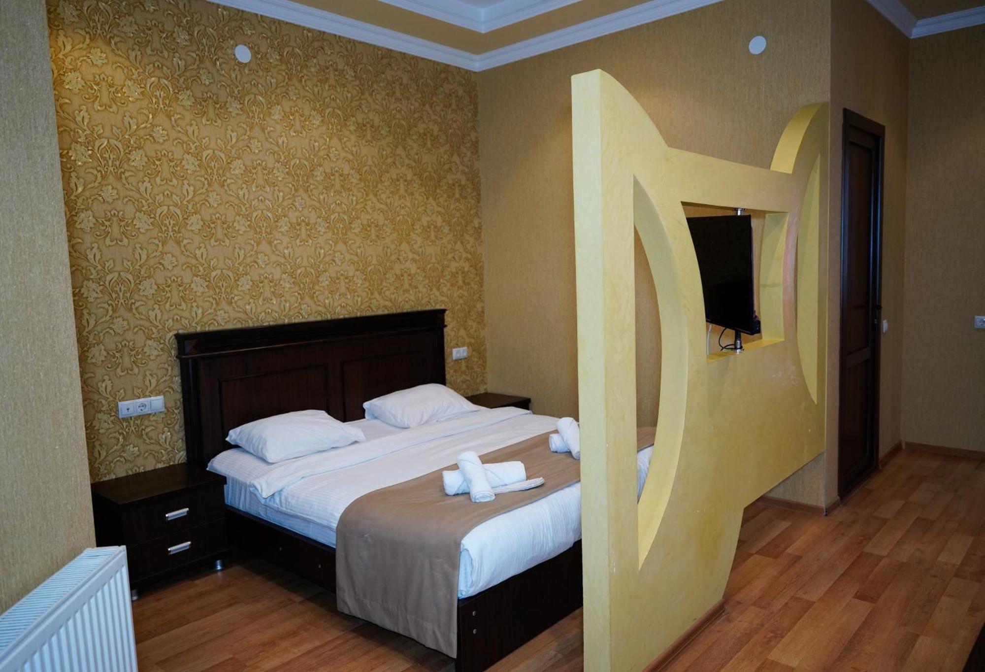 Hotel Monopoli クタイシ エクステリア 写真