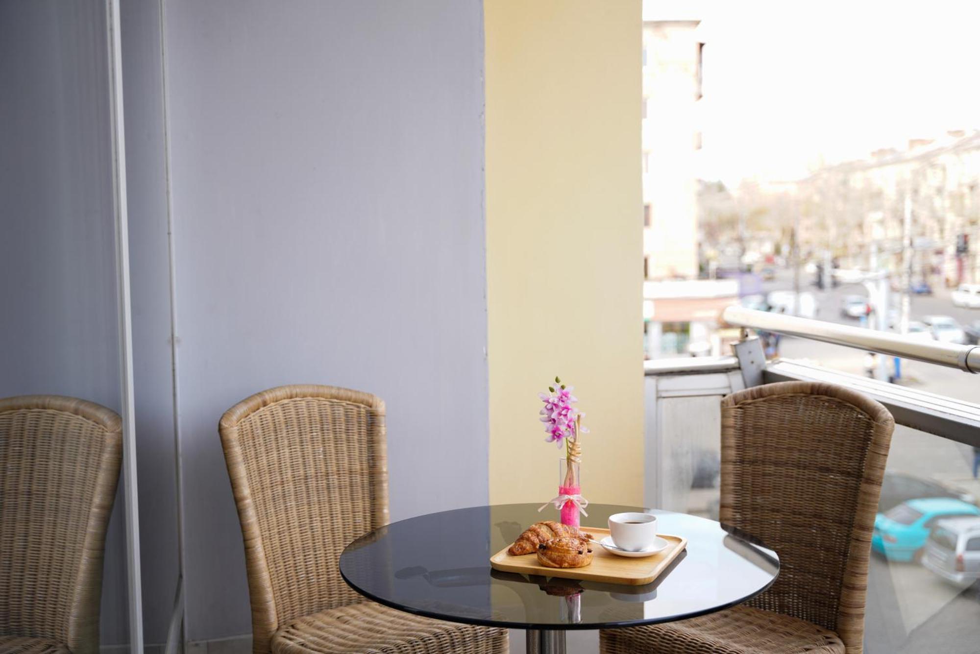 Hotel Monopoli クタイシ エクステリア 写真